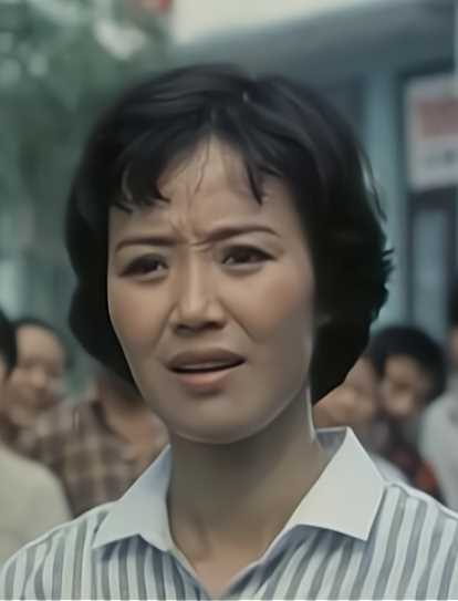 女模特的风波小皮球