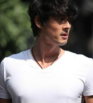 爱,很美雷郑宇的扮演者是郭品超