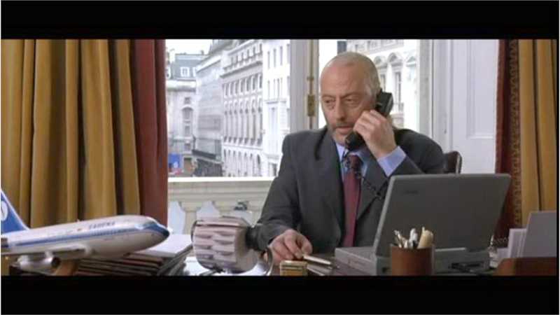 卢旺达饭店Sabena Airlines President, Mr. Tillens