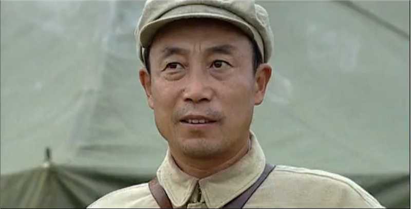 霓虹灯下的哨兵鲁大成