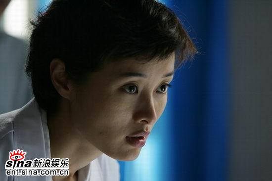 背后有人孟修文