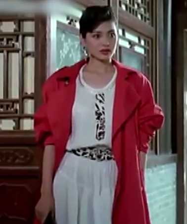 龙年警官杨阿玲