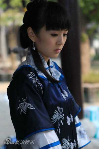 百媚千娇红绣女