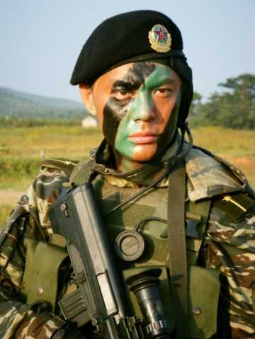 狙击生死线韩光