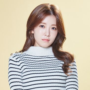 赤膊的消防员韩珍儿