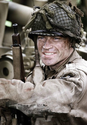 兄弟连Lynn D. (Buck) Compton