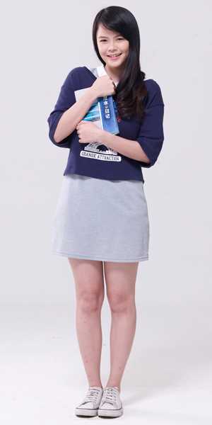 潜入蓝中篮安 妮