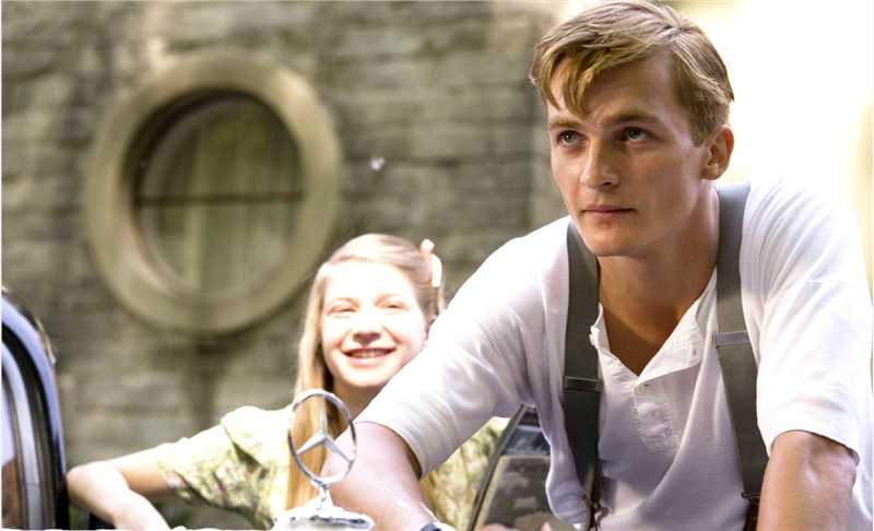 穿条纹睡衣的男孩Lt Kotler