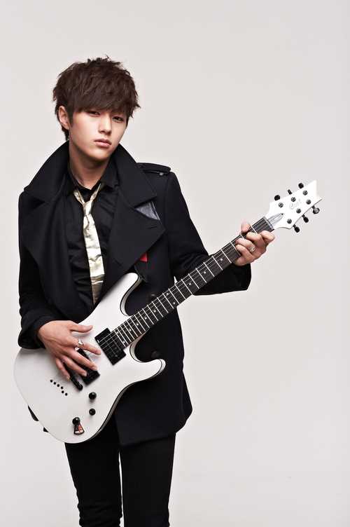 闭嘴!花美男乐队李贤秀