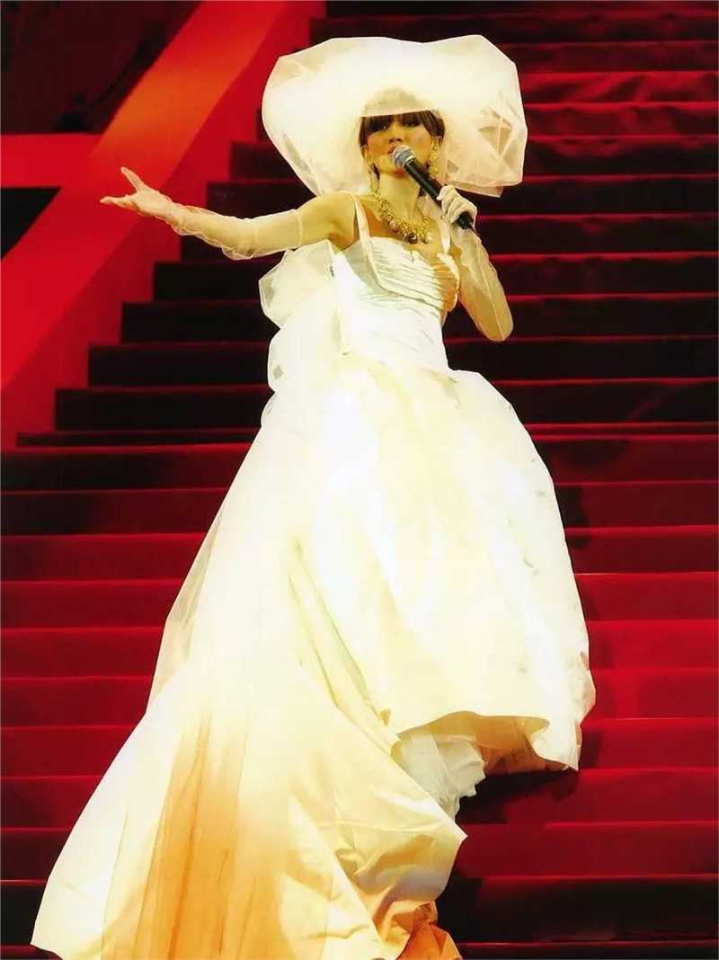 拾芳2020梅艳芳 (archive footage)