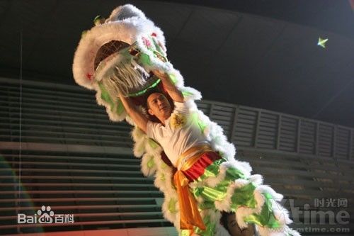 醒狮阿鸡的扮演者是吴镇宇