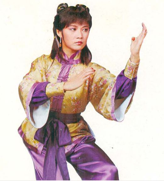 英雄出少年姚冷翠的扮演者是欧阳佩珊