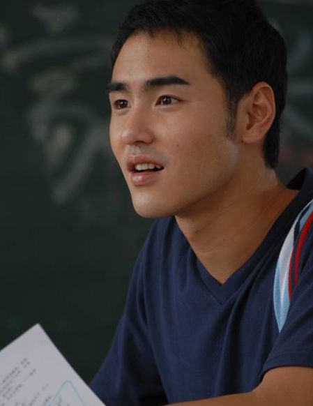 男生贾里新传查老师的扮演者是阮经天