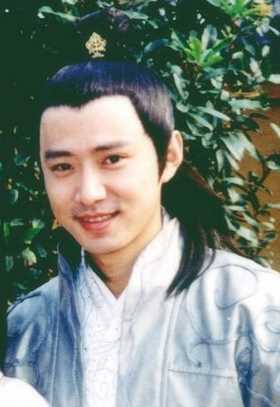 残剑震江湖柳飞腾