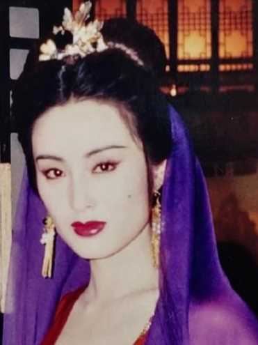 武状元苏乞儿如霜的扮演者是张敏