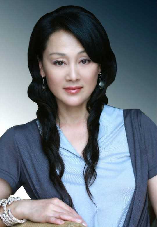 黄金地带薛云的扮演者是王姬