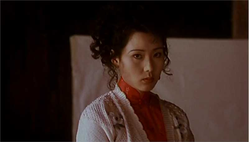 红粉小萼的扮演者是何赛飞