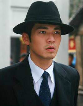 上海王余其扬的扮演者是钟汉良