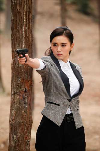 潜行者陆清瑶的扮演者是江铠同