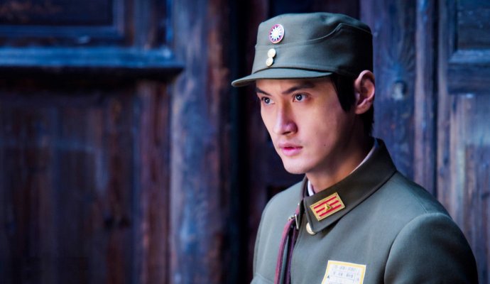 左轮手枪萧鹤峰的扮演者是薛飞