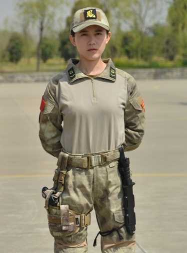 特种兵之火凤凰曲比阿卓的扮演者是闪嘉晨