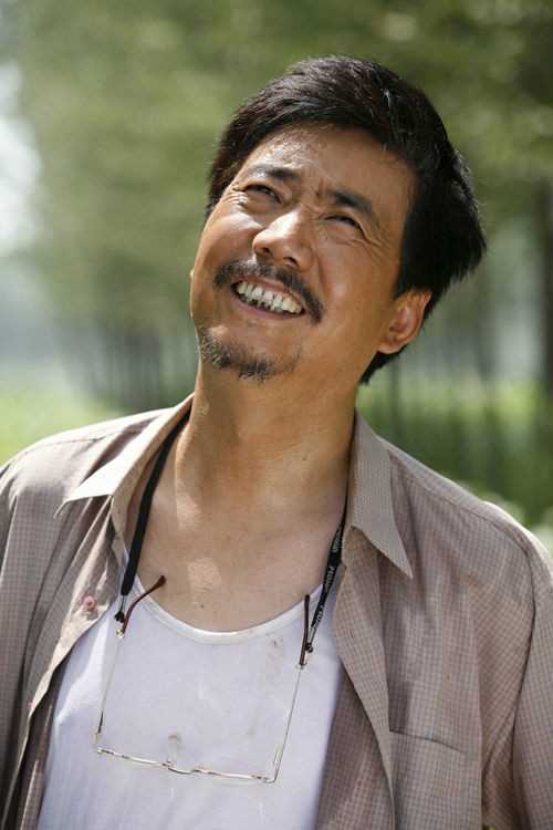 手机严守礼的扮演者是范明