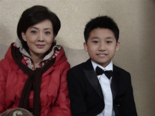 完美婚礼田可馨的扮演者是牛莉