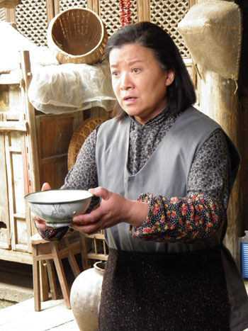 古村女人八斤婶