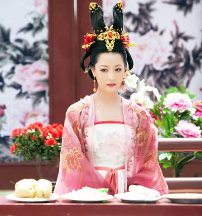 凰图腾缪风燕的扮演者是白冰