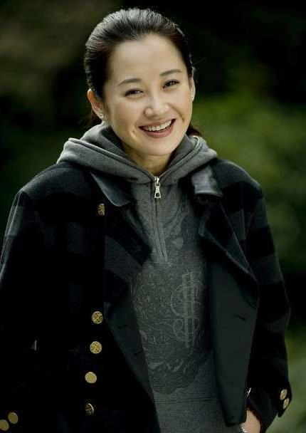 美丽鲜花在开放叶果