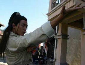 永乐英雄儿女冯天赐的扮演者是保剑锋