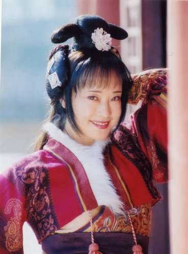 永乐英雄儿女锦娘的扮演者是刘晓庆