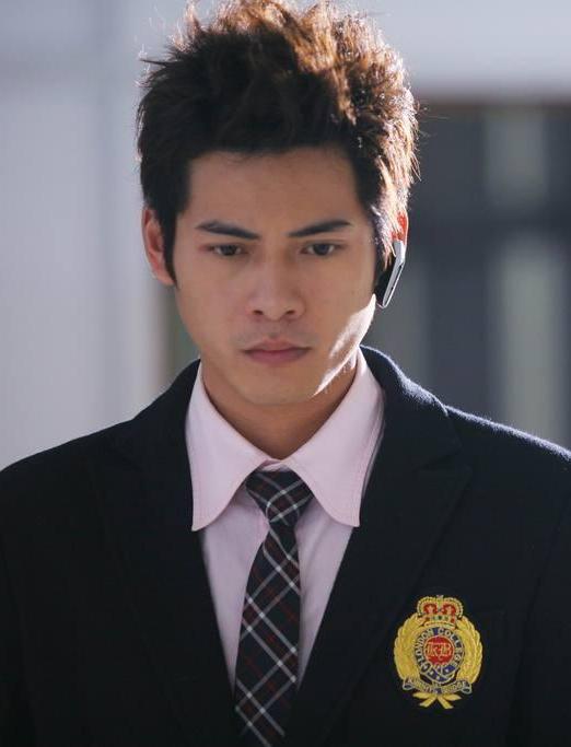 侦探家族钱富豪