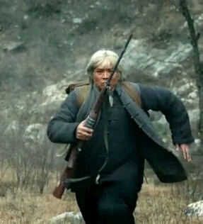 燃烧吕步的扮演者是潘泰名