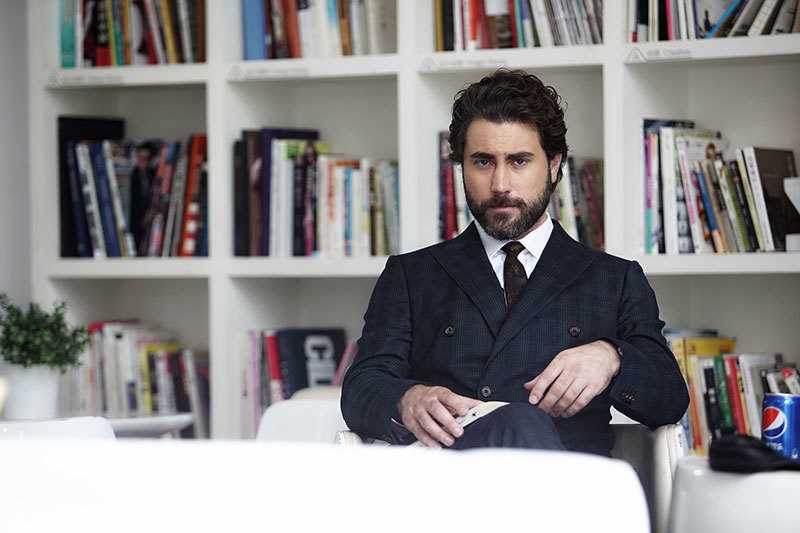 老妈的桃花运瑞尼的扮演者是曹操