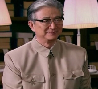 五星红旗迎风飘扬2乔冠华