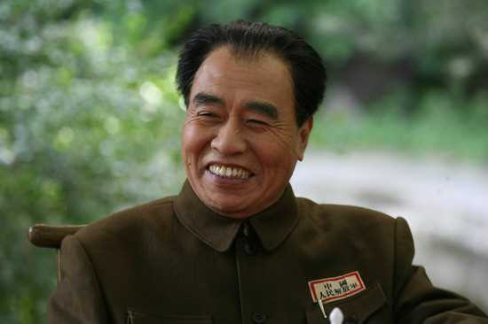 解放朱德的扮演者是王伍福