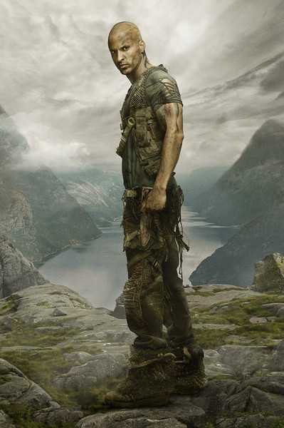 地球百子Lincoln的扮演者是里基·惠特尔