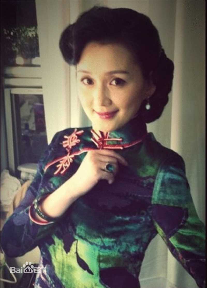 新燕子李三绿牡丹