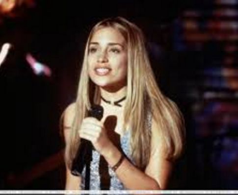 女狼俱乐部维奥莱特·桑福德