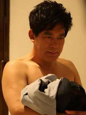 戒烟不戒酒严保久的扮演者是朱时茂