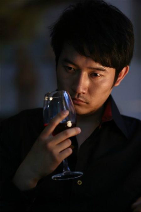 中国刑警803杨伟业的扮演者是韩含