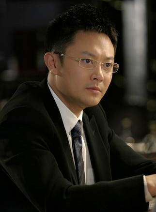 家在南三条周亚权