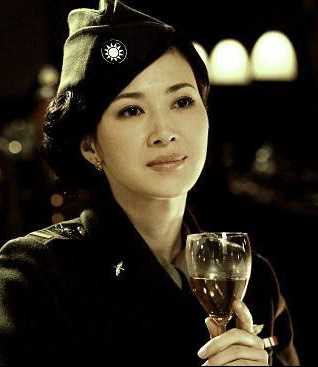 天阵胡雅莉，沈萍的扮演者是童蕾