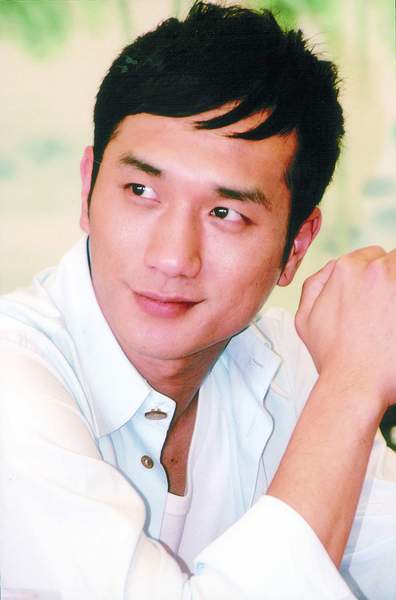 我爱你，再见夏城南的扮演者是黄觉