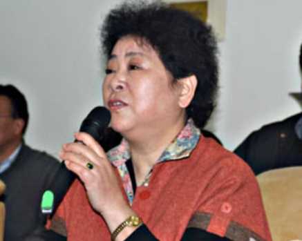 一家老小向前冲严婶