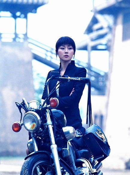 我和僵尸有个约会3马小玲的扮演者是万绮雯