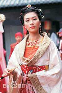 金牌冰人连百合的扮演者是张可颐