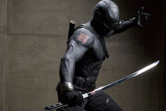 特种部队：眼镜蛇的崛起蛇眼的扮演者是雷·帕克