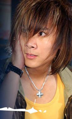 格斗天王卫英崎的扮演者是王仁甫